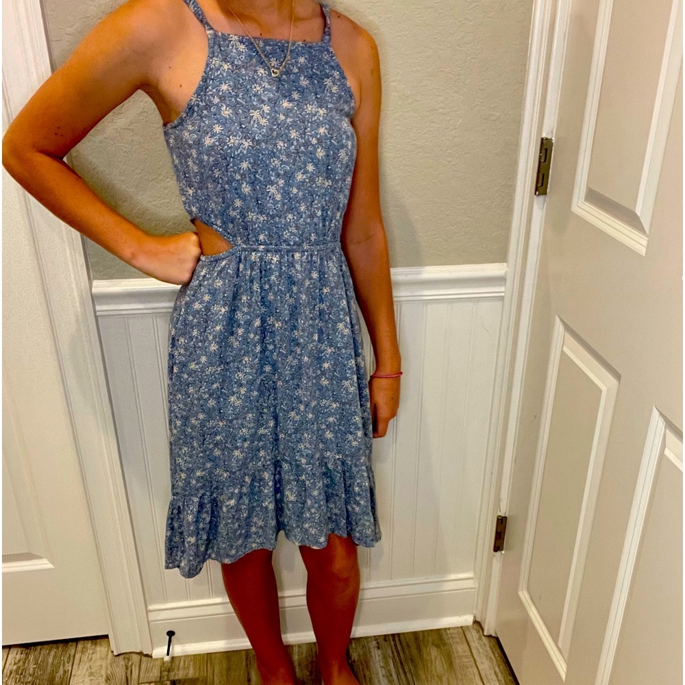 I am selling a Abercrombie and Fitch kids dress, size 13/14.